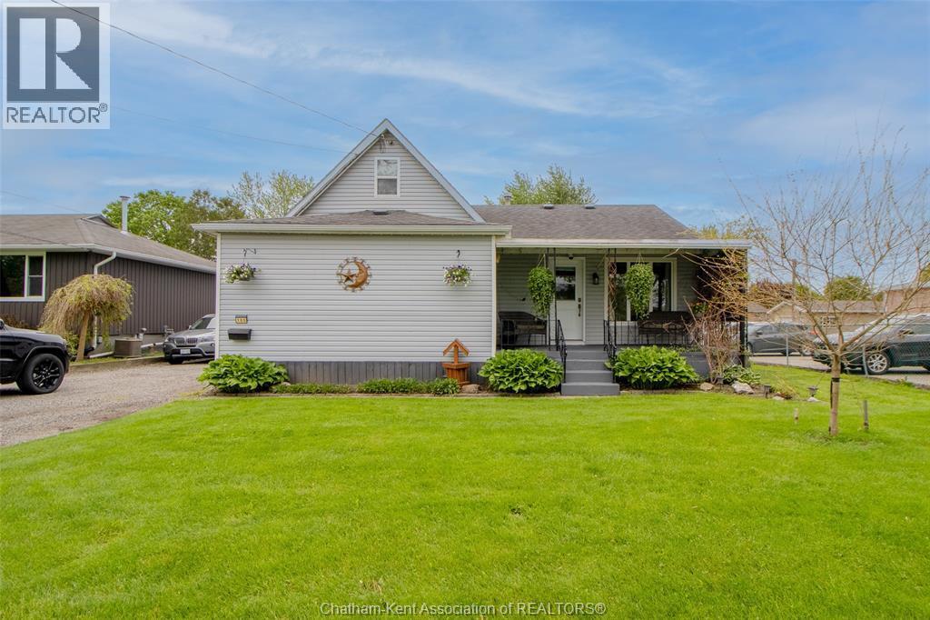 Single Family — 100 Taylor Avenue, Chatham, Ontario