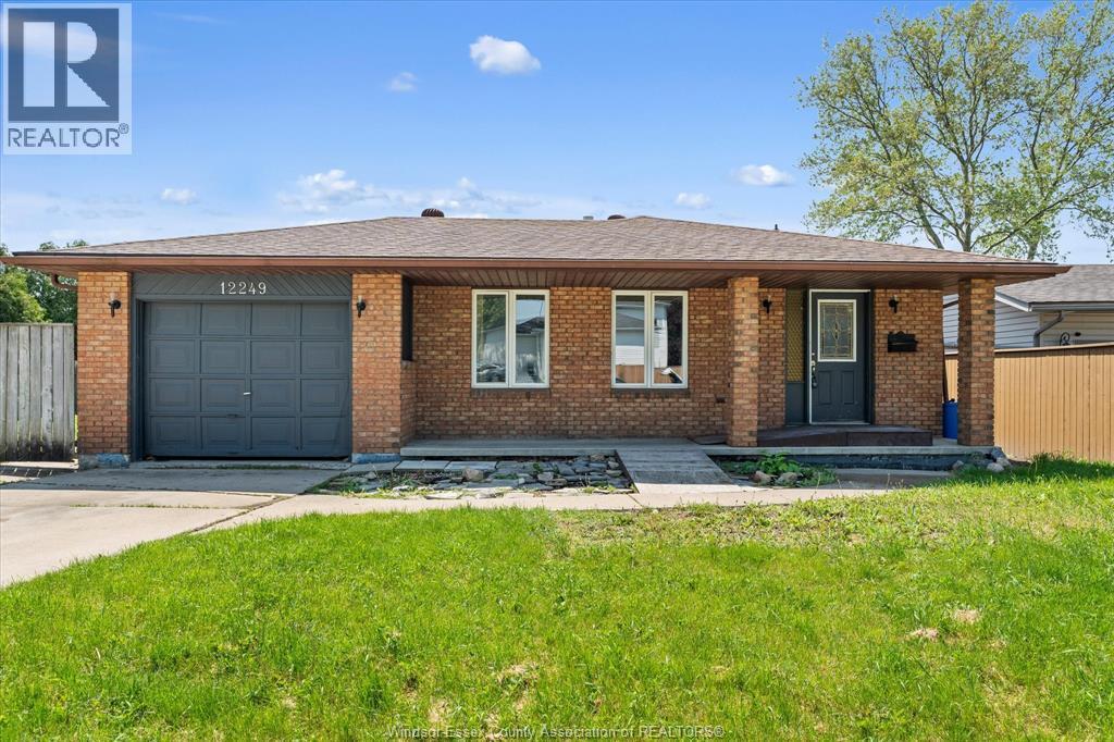 Single Family — 12249 Papineau Court, Tecumseh, Ontario