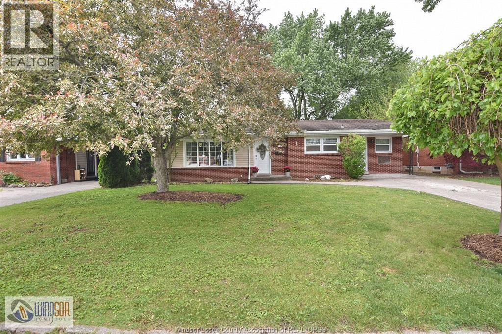 3165 Virginia Park Avenue, Windsor — photograph 2