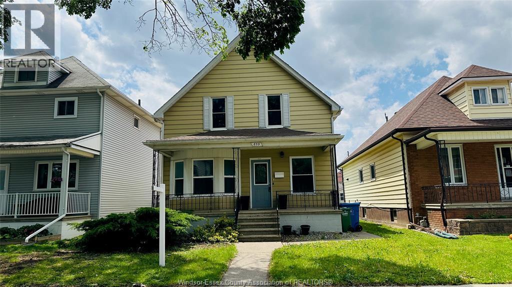 859 Pierre Avenue, Windsor — photograph 3