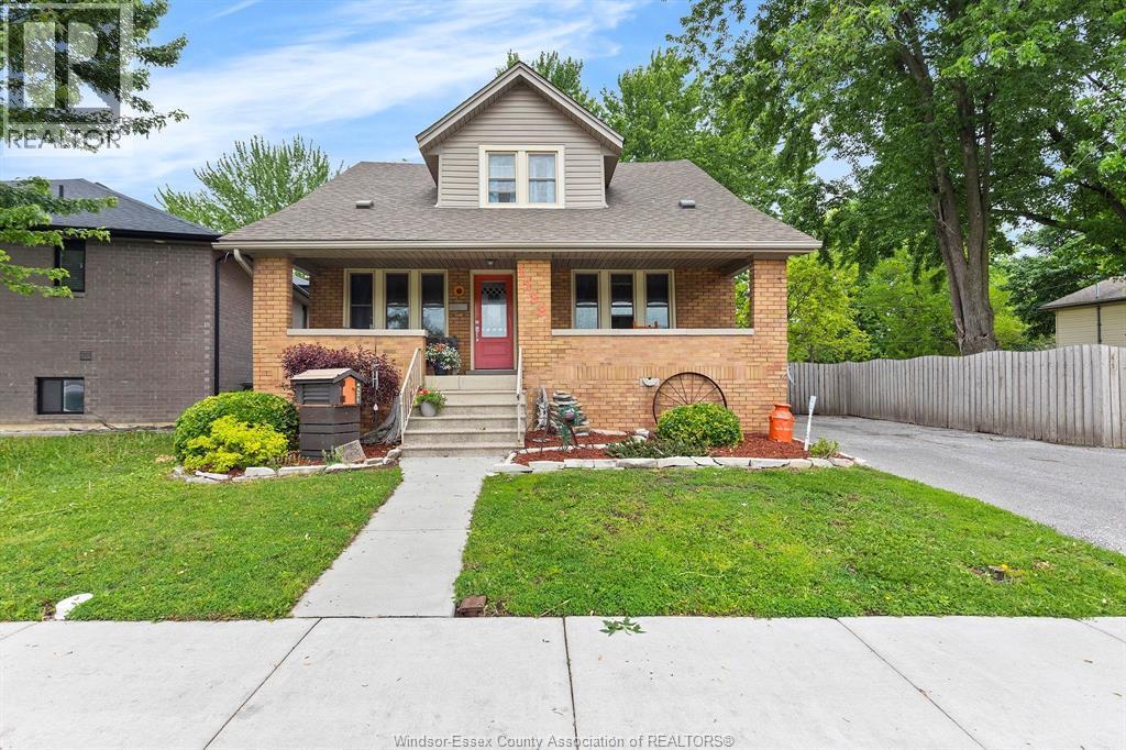 1288 Cabana Road, Windsor — primary photograph
