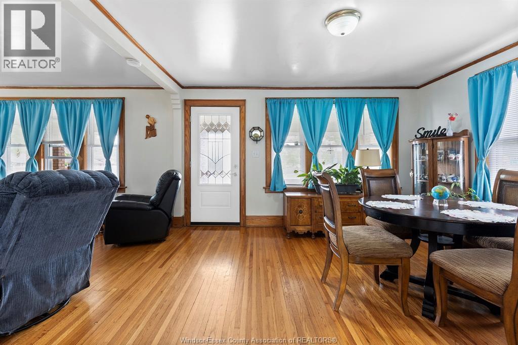 1288 Cabana Road, Windsor — photograph 3