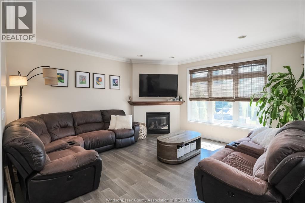 205 Whisper Creek, Lakeshore — photograph 3