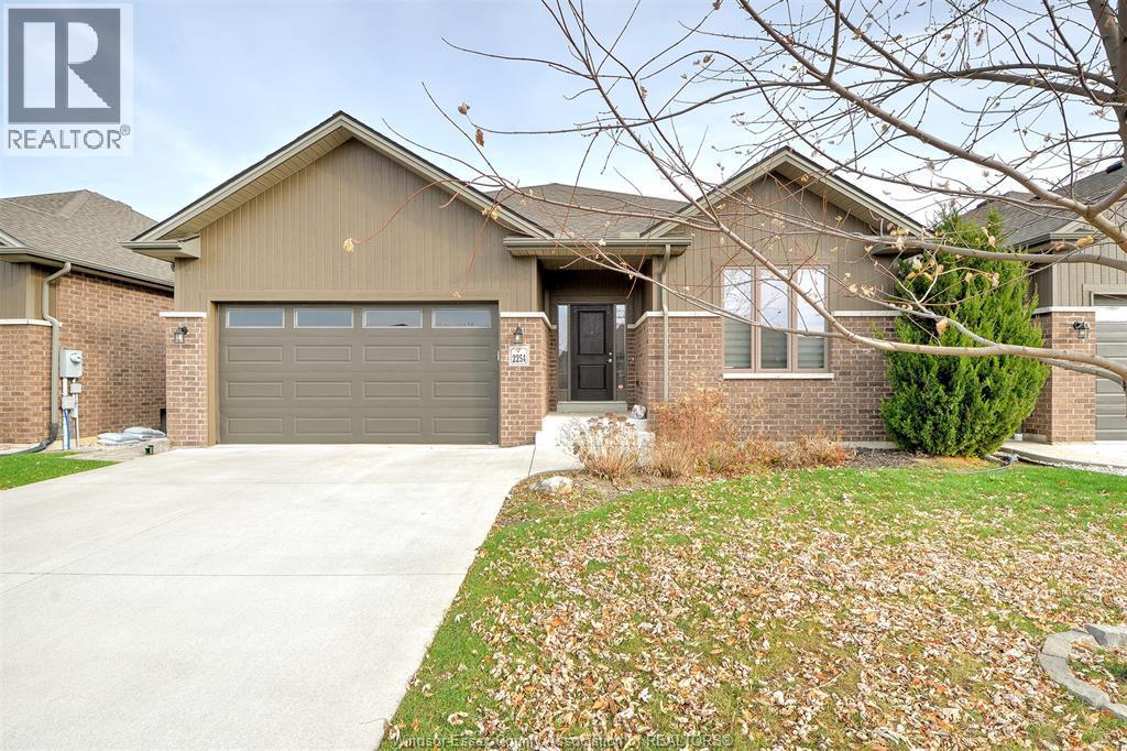 2254 Maitland Avenue, Windsor — primary photograph