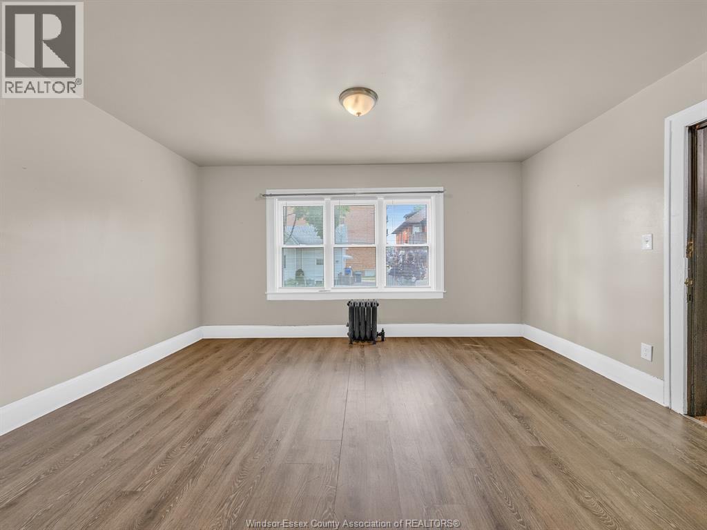 669 Park Street, Windsor — photograph 3