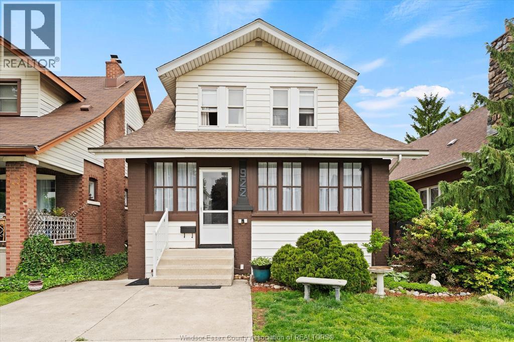 922 Lawrence Road, Windsor — primary photograph