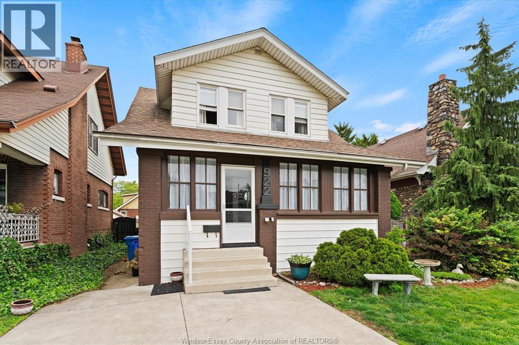 922 Lawrence Road, Windsor — photograph 2