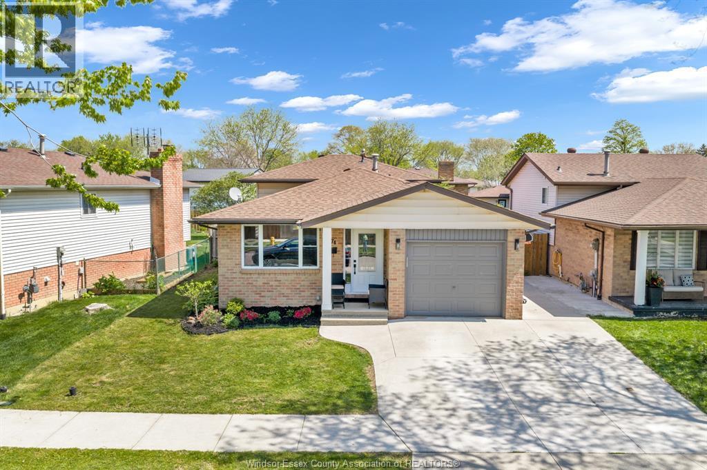 3474 Deerbrook, Windsor — photograph 2