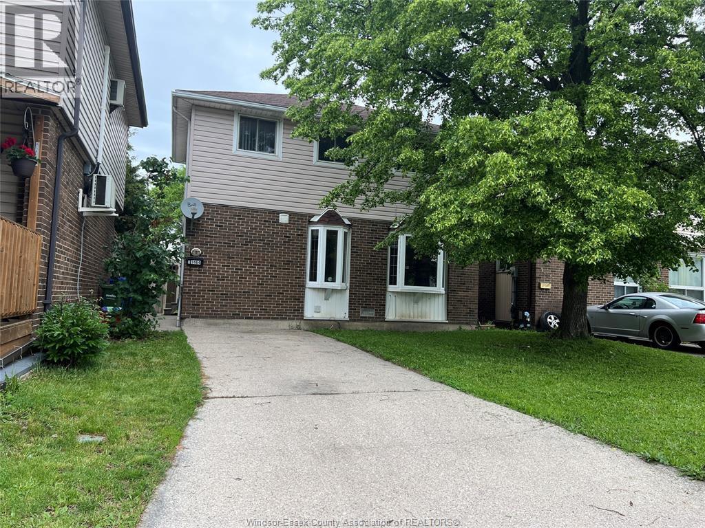 1464 Bayswater, Windsor — primary photograph