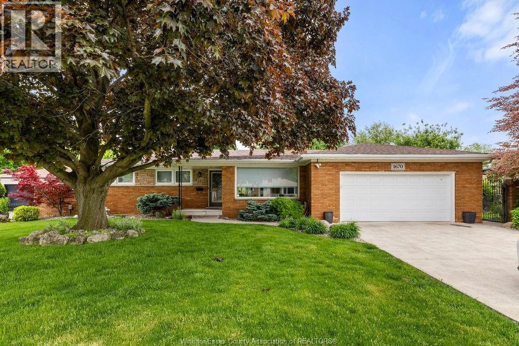 1670 Campbell Avenue, Windsor — primary photograph