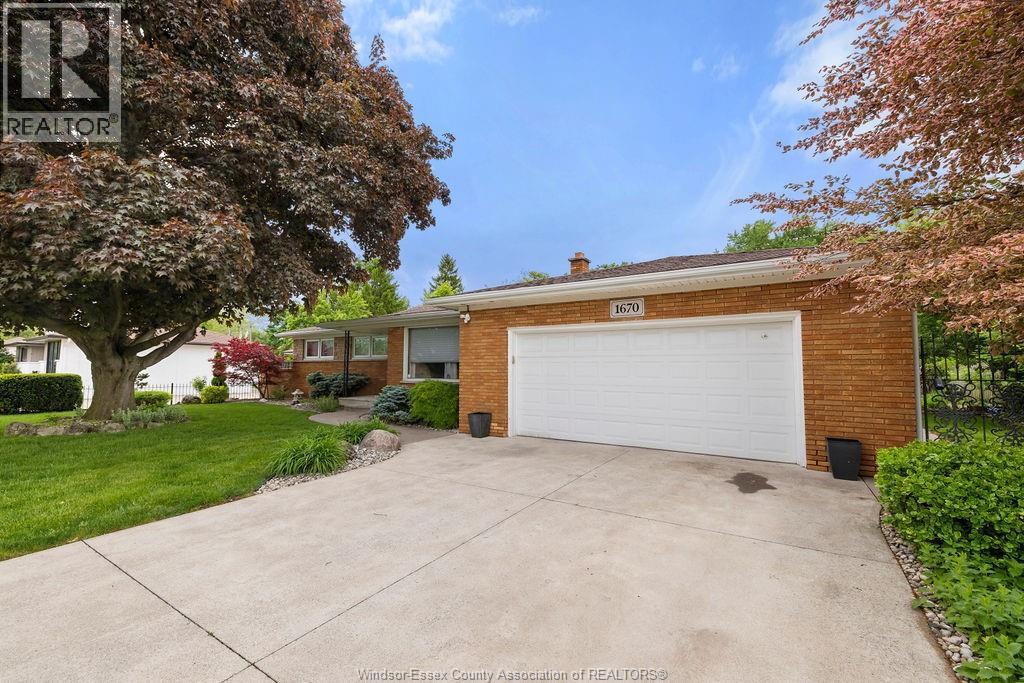 1670 Campbell Avenue, Windsor — photograph 3