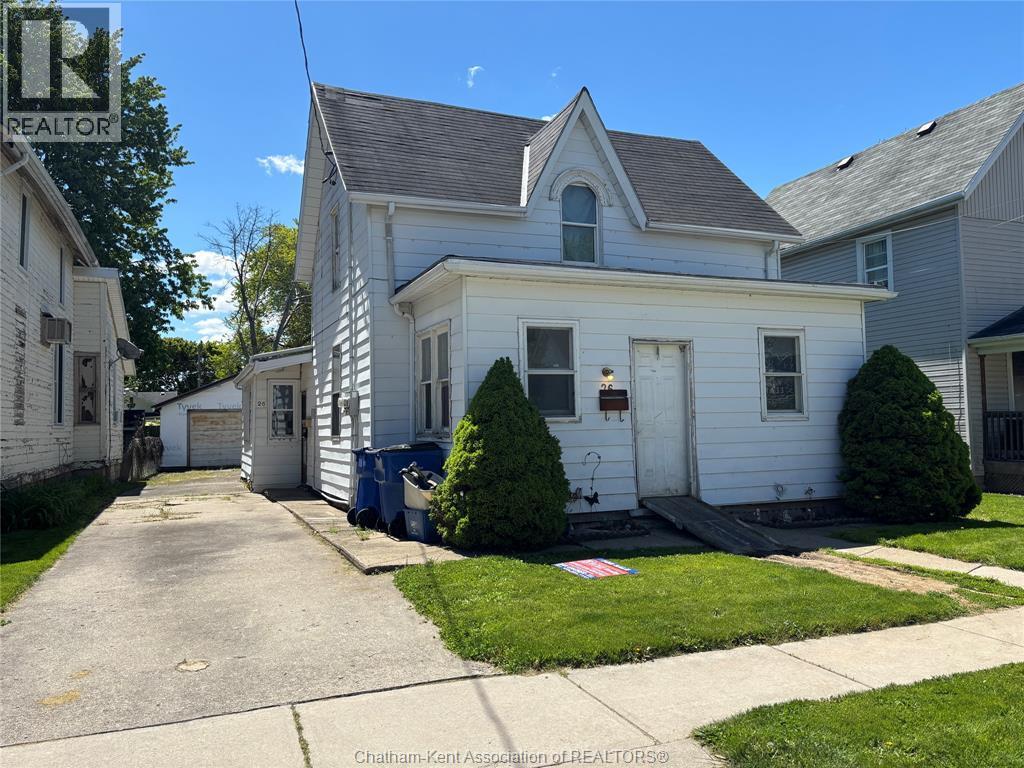 Single Family — 26 Charteris Street, Chatham, Ontario