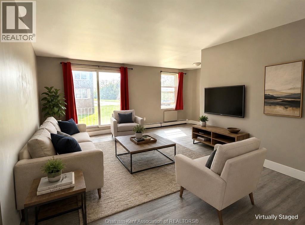 Single Family — 118 Riverview Drive, Chatham, Ontario