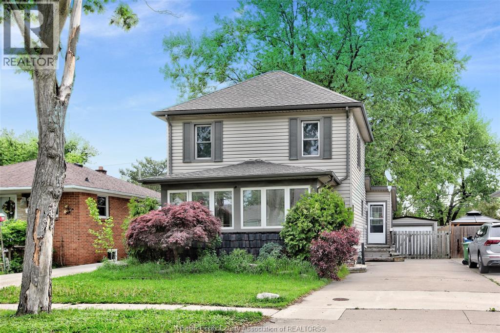 1054 Glidden, Windsor — photograph 2