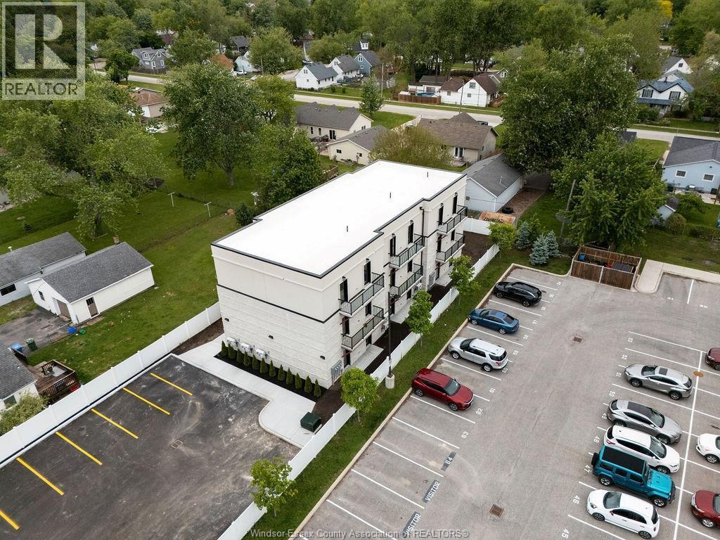 133 Laird Avenue #203, Essex — photograph 2