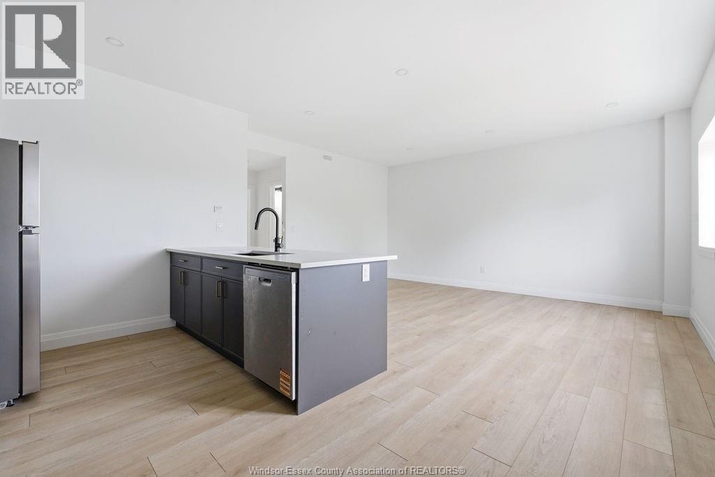 133 Laird Avenue #203, Essex — photograph 3