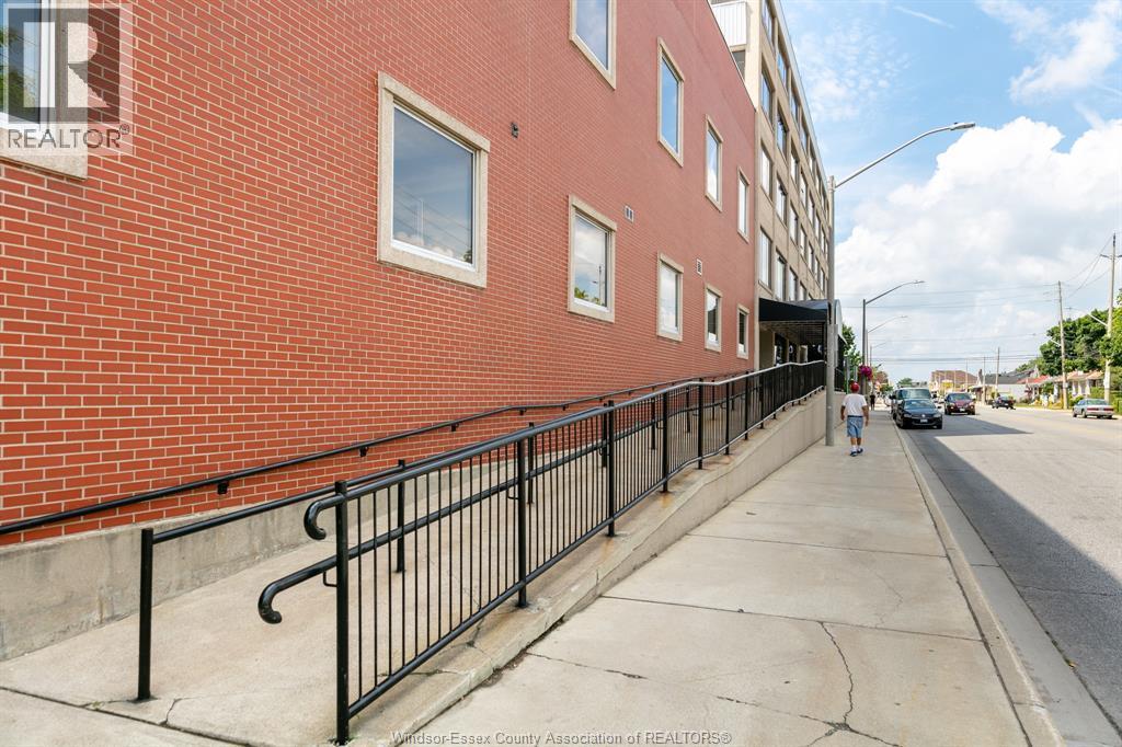 2109 Ottawa Street #404, Windsor — photograph 2