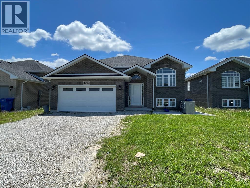 Single Family — 1063 Aspen Ridge Crescent, Lakeshore, Ontario
