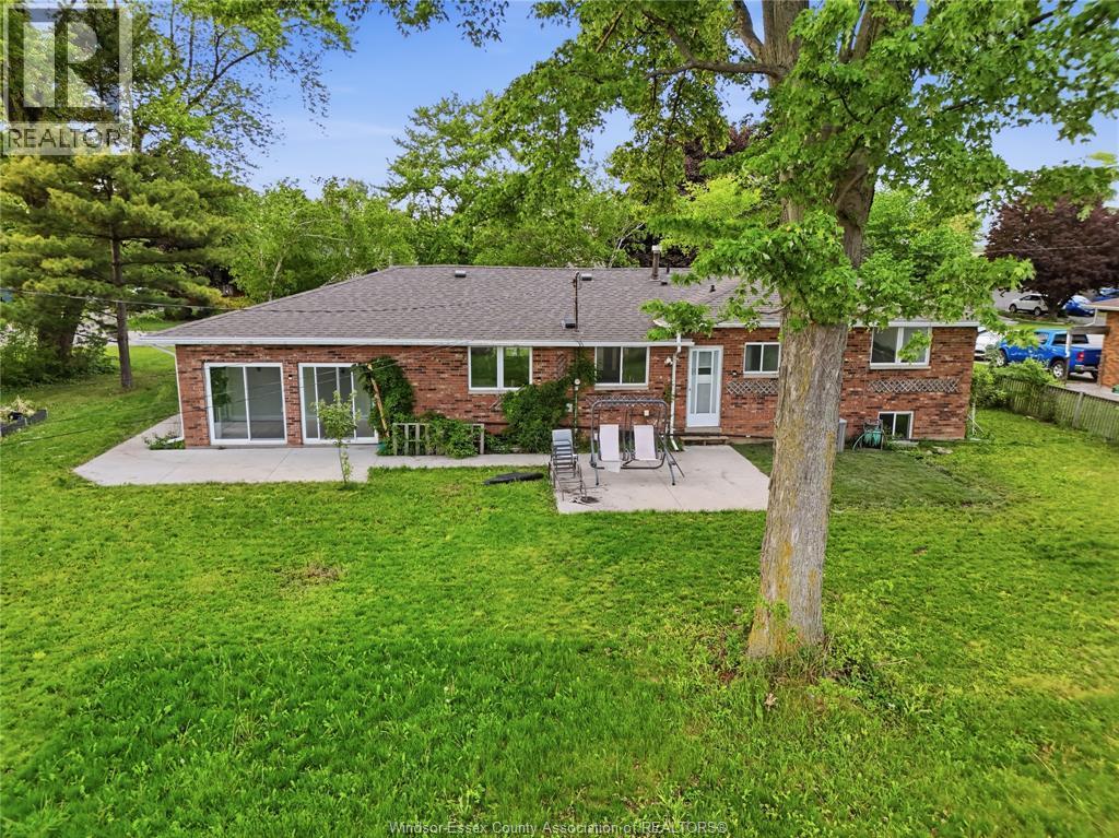 1765 Golfview, LaSalle — photograph 3