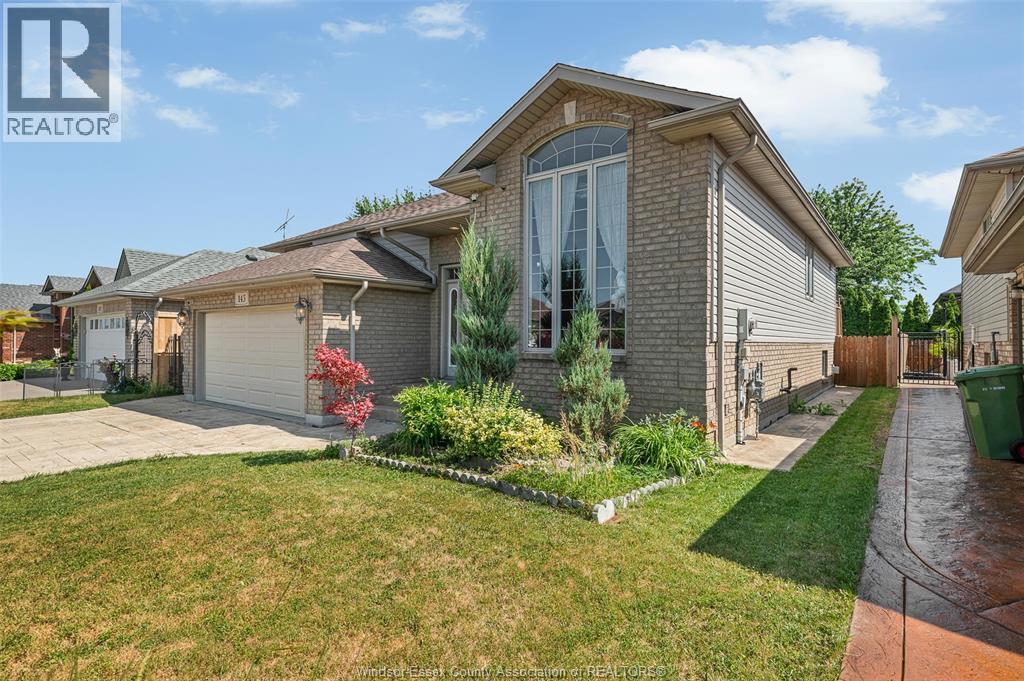 143 Amy Croft, Lakeshore — photograph 3