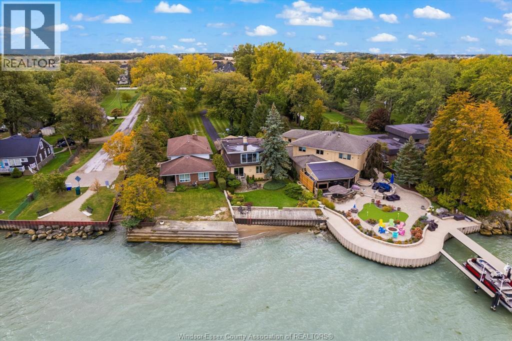 Single Family — 696 Old Tecumseh Road, Lakeshore, Ontario