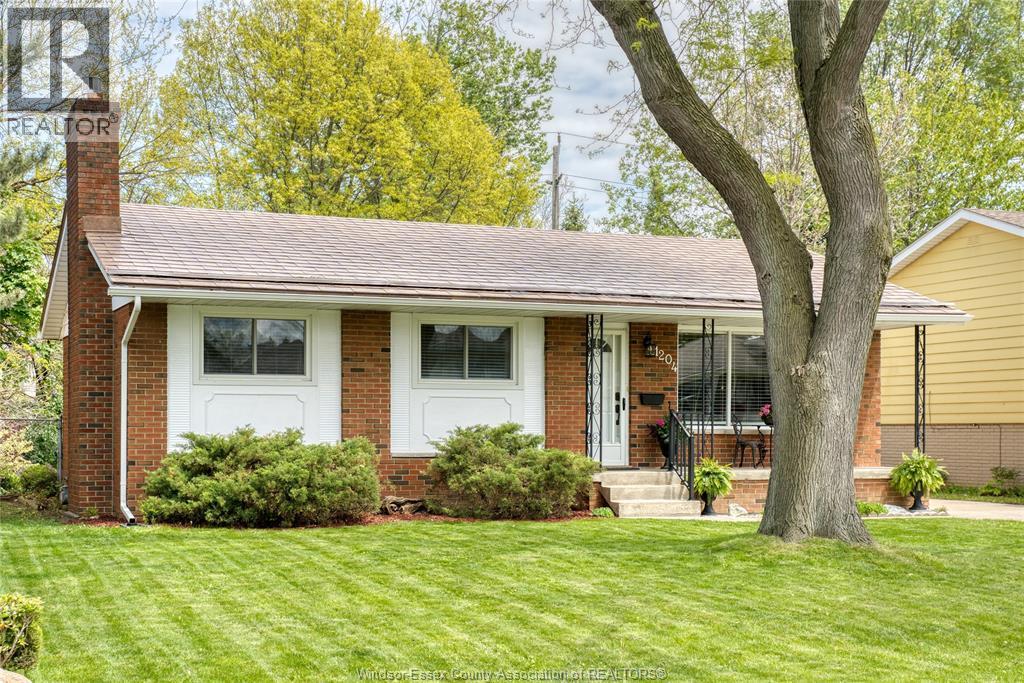 1204 Sumach, Windsor — primary photograph