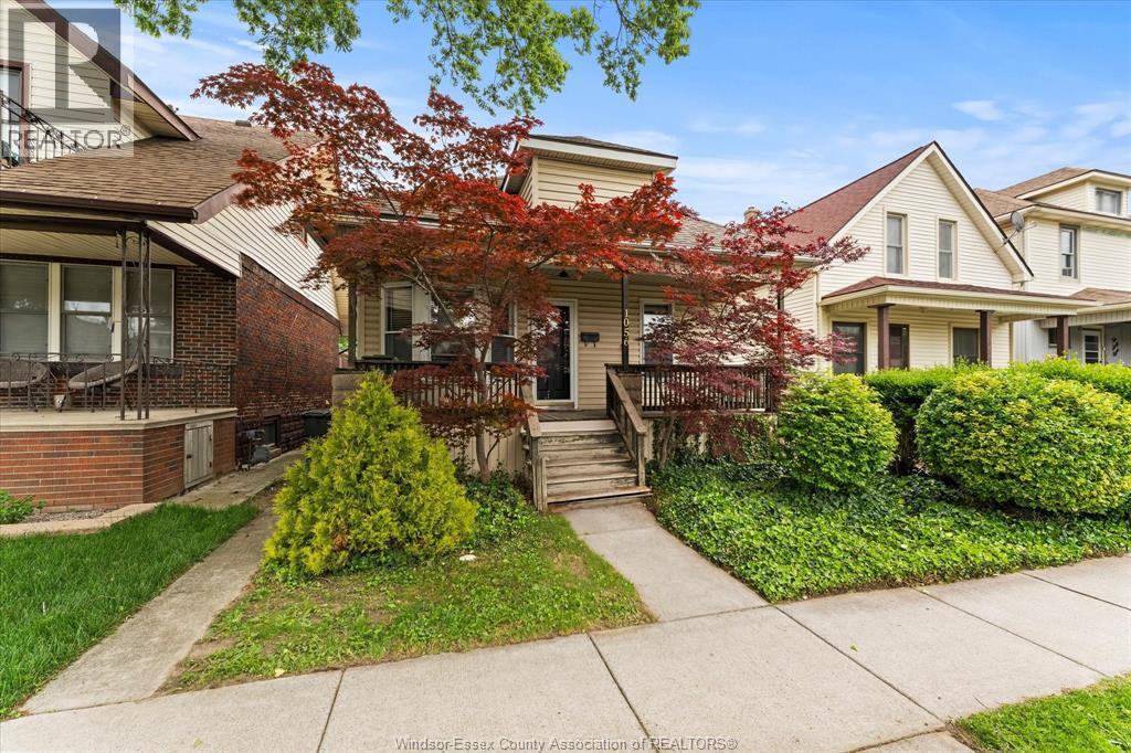 1056 Gladstone, Windsor — photograph 2
