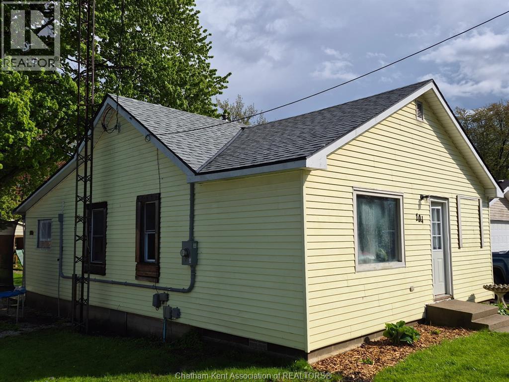 Single Family — 104 Stanley Street, Blenheim, Ontario