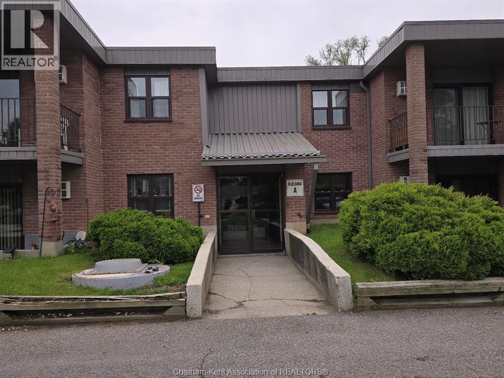 12 Montgomery Drive #A207, Wallaceburg — photograph 2