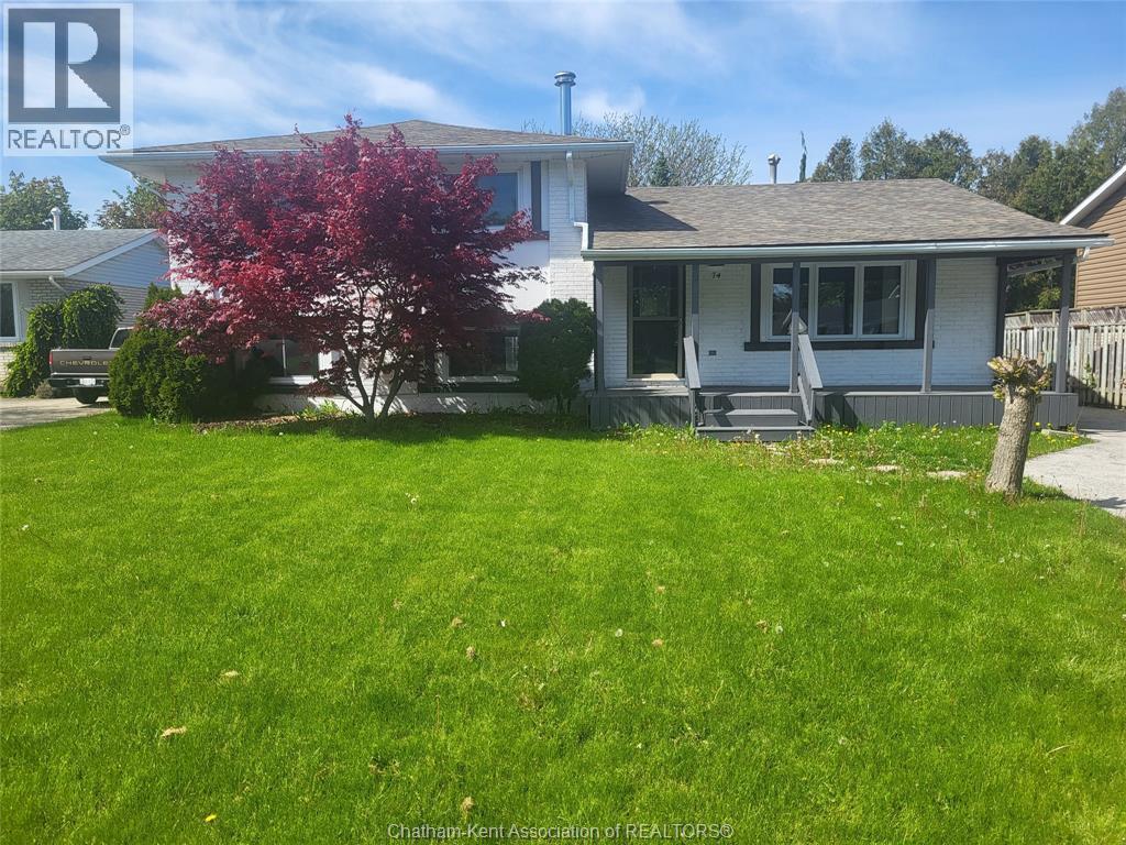 Single Family — 74 Chestnut Drive, Chatham, Ontario