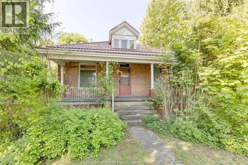 Single Family — 62 Lacroix Street, Chatham, Ontario