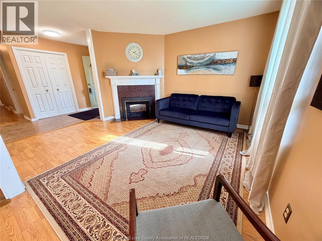 3026 Erindale Crescent, Windsor — photograph 3