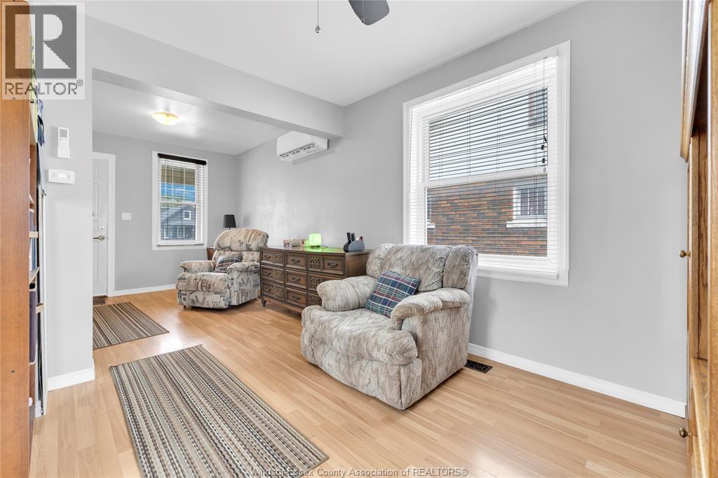 1226 Aubin, Windsor — photograph 3