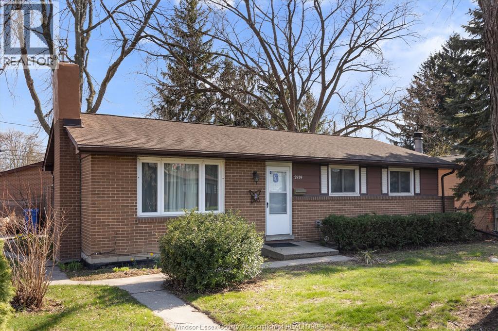2979 Orion, Windsor — photograph 2