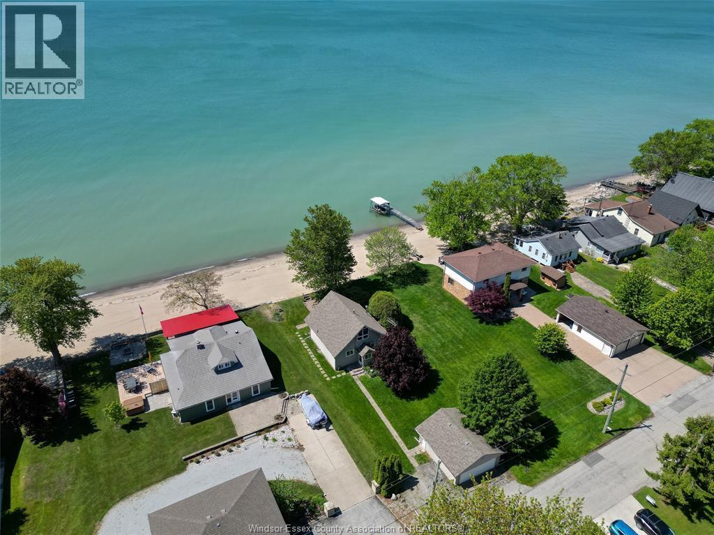 377 Lakewood Drive, Amherstburg — photograph 3