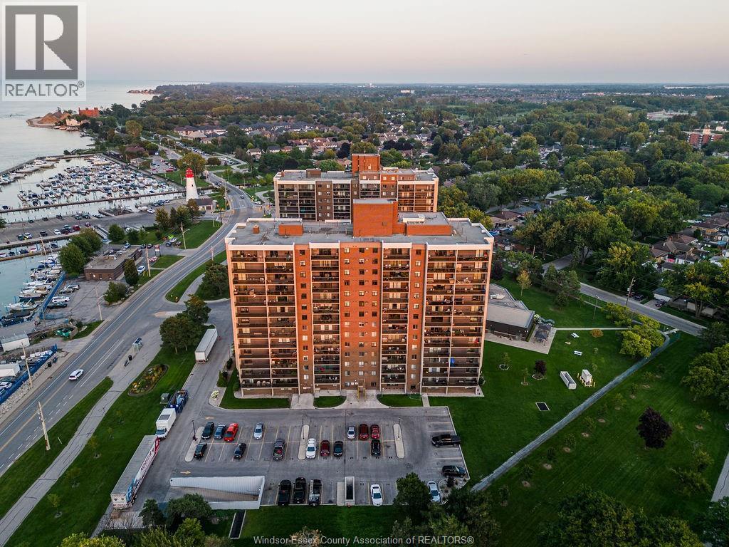Single Family — 9099 Riverside Drive, Windsor, Ontario