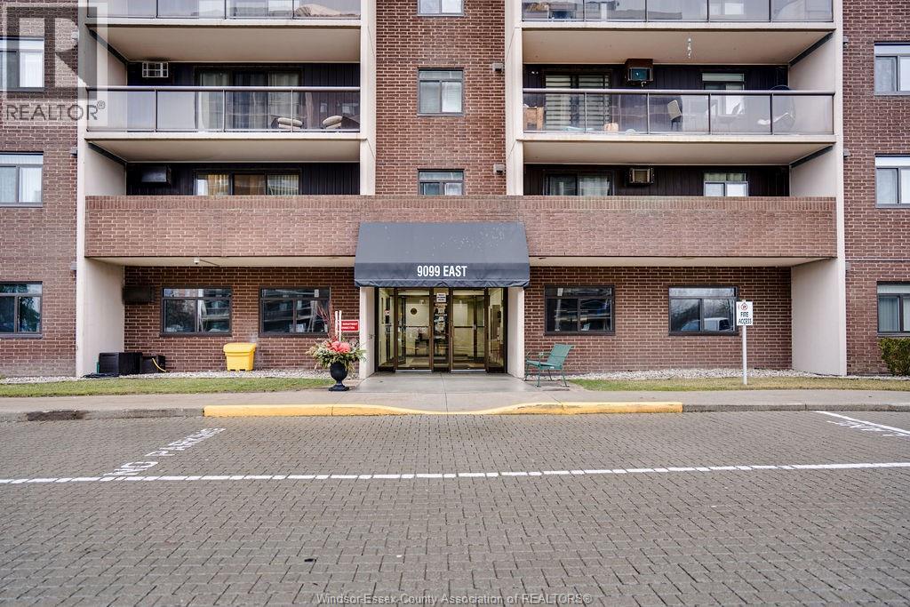 9099 Riverside Drive #221 E, Windsor — photograph 2
