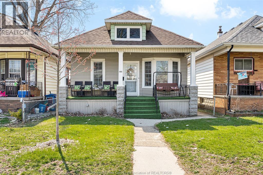 1055 Hall Avenue, Windsor — primary photograph