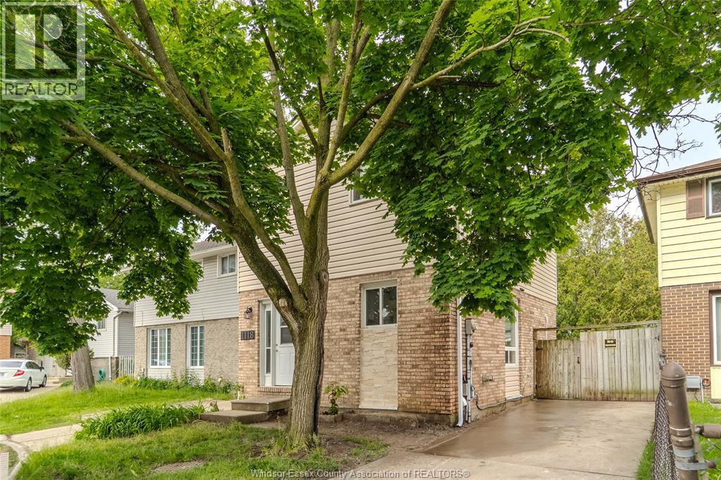 1118 Aire Place, Windsor — photograph 2
