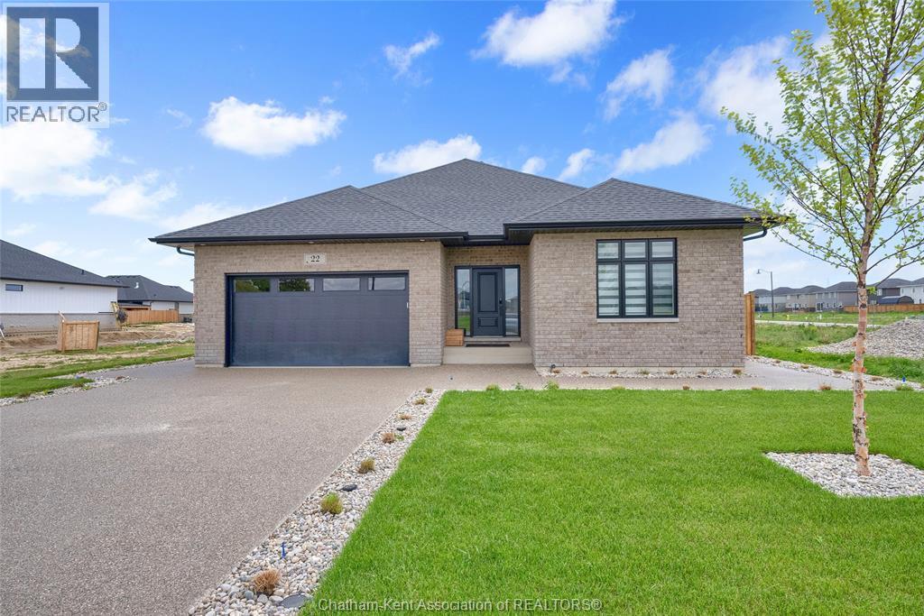 Single Family — 14 Rosewood Crescent, Chatham, Ontario
