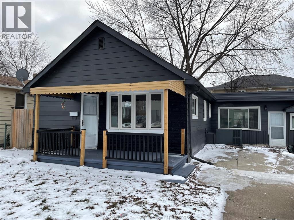 Multi-family — 819 Frank Avenue, Windsor, Ontario