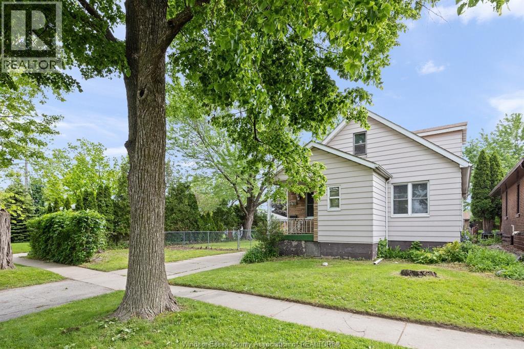 1718 Factoria, Windsor — photograph 2