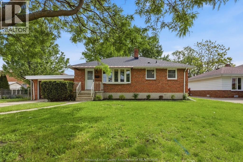 826 Watson Avenue, Windsor — primary photograph