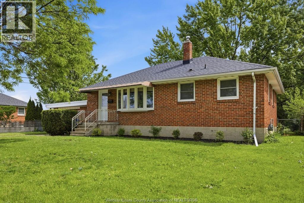 826 Watson Avenue, Windsor — photograph 3