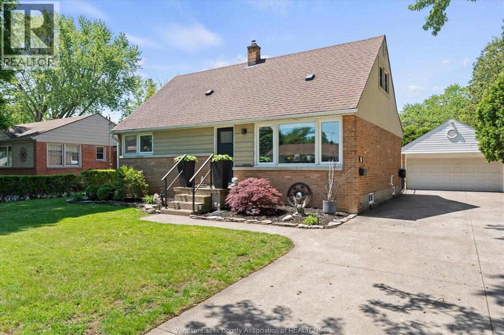 Single Family — 3233 Dandurand, Windsor, Ontario