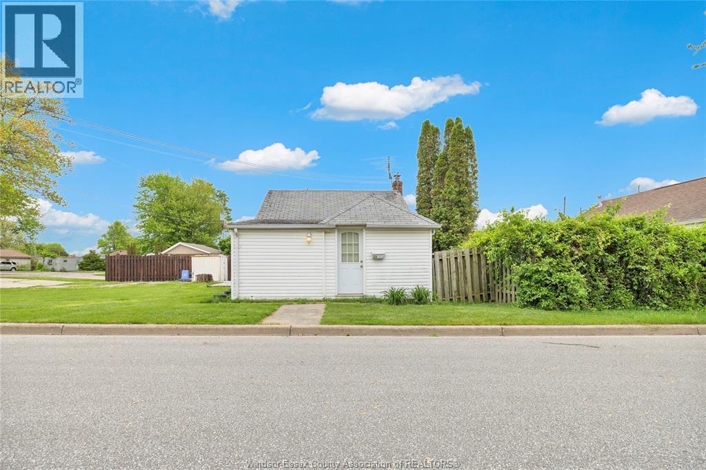 Single Family — 23 Bayview Place, Leamington, Ontario