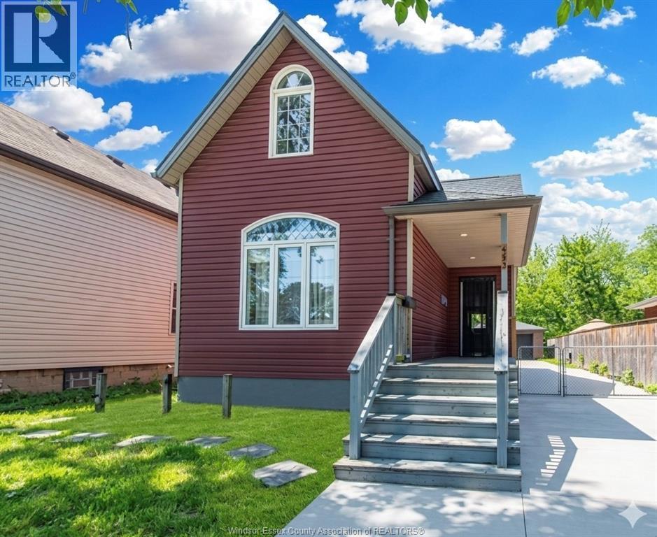 493 Wellington Avenue #UPPER, Windsor — photograph 2