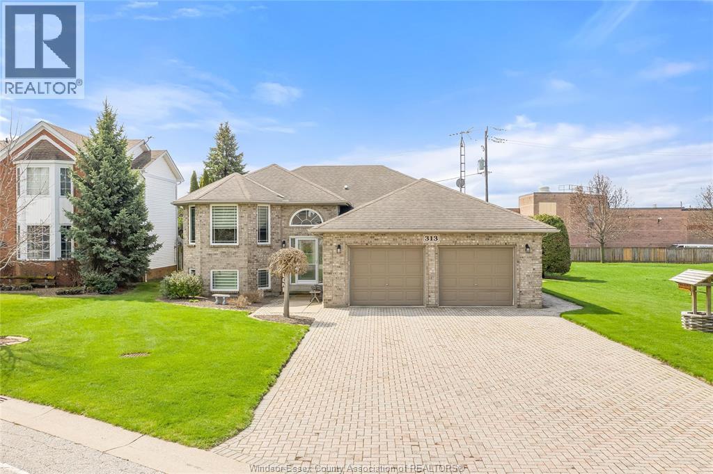 Single Family — 313 Applewood, Kingsville, Ontario