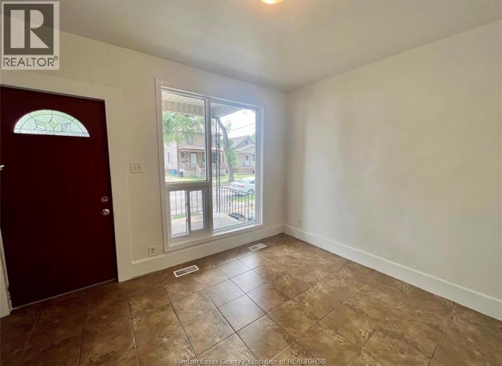 3458 Harris, Windsor — photograph 3