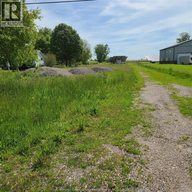 1987 Front Road, Amherstburg — photograph 2